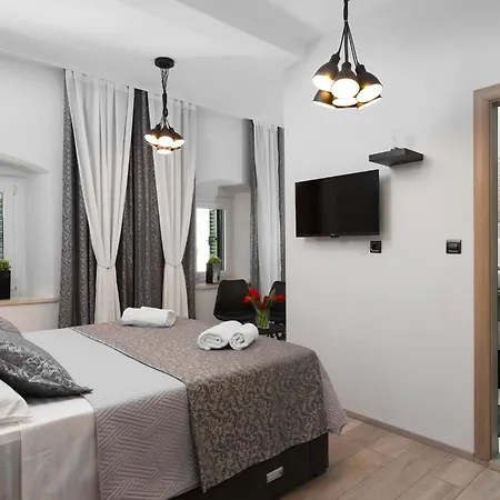 Luxe Collection @ Centre Old Town Daire Split