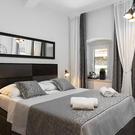 Luxe Collection @ Centre Old Town سبليت